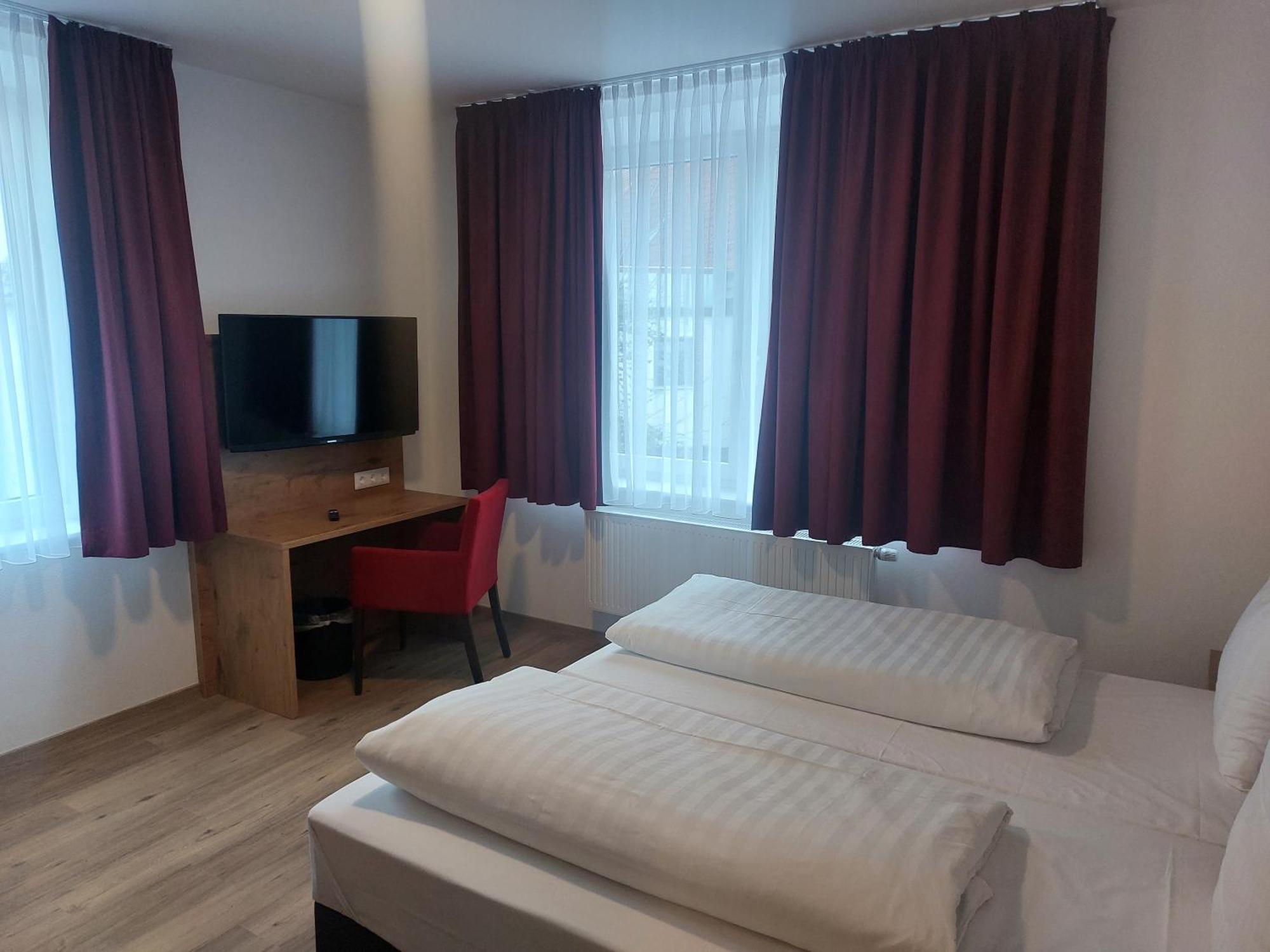 Hotel Stern Gersthofen Zewnętrze zdjęcie