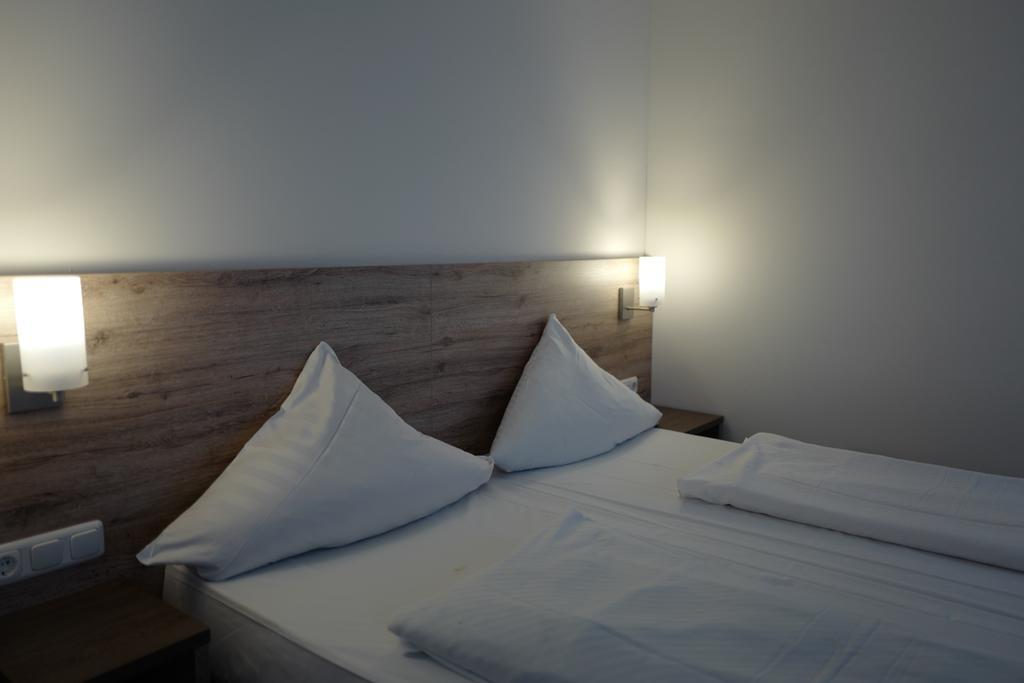 Hotel Stern Gersthofen Zewnętrze zdjęcie