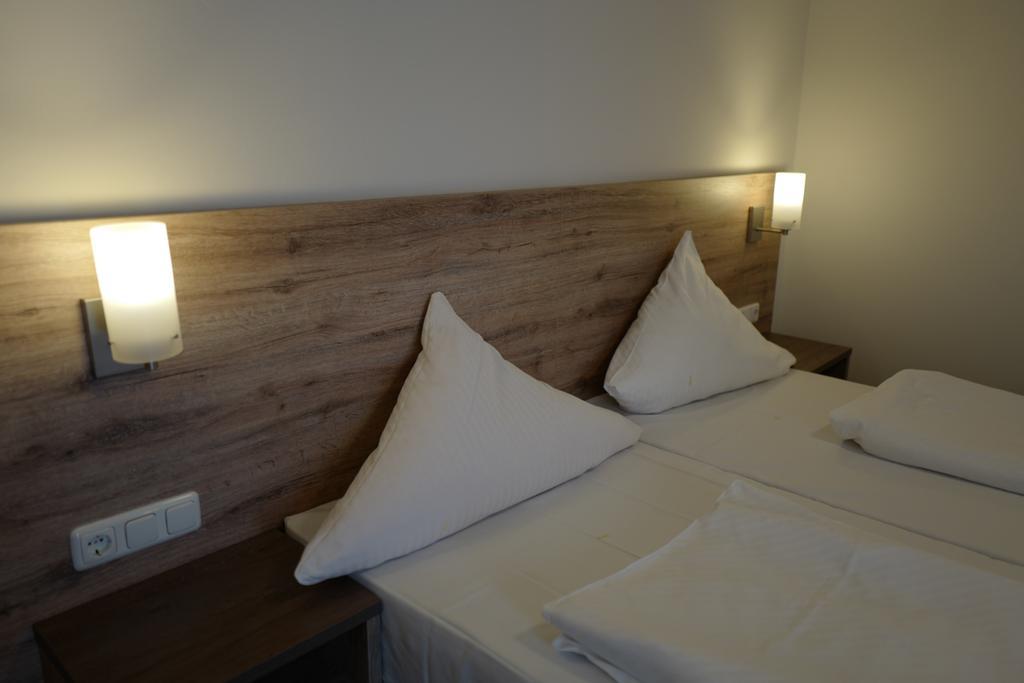 Hotel Stern Gersthofen Zewnętrze zdjęcie